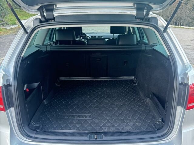 Серый Фольксваген Пассат Вариант, объемом двигателя 2 л и пробегом 259 тыс. км за 12500 $, фото 15 на Automoto.ua