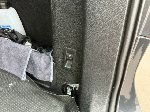 Сірий Фольксваген Пассат Варіант, об'ємом двигуна 2 л та пробігом 324 тис. км за 13500 $, фото 15 на Automoto.ua