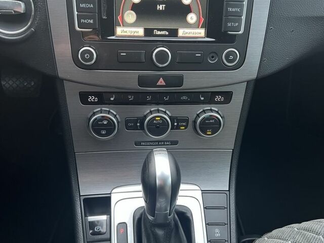 Сірий Фольксваген Пассат Варіант, об'ємом двигуна 2 л та пробігом 221 тис. км за 11600 $, фото 13 на Automoto.ua