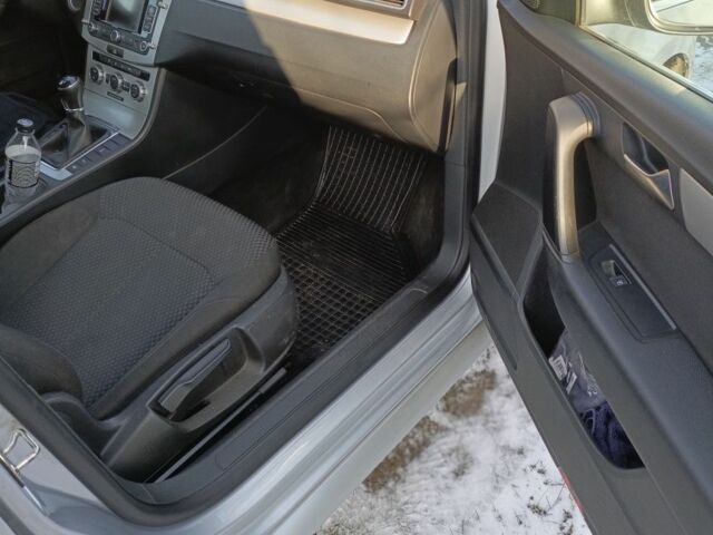 Серый Фольксваген Пассат Вариант, объемом двигателя 1.6 л и пробегом 275 тыс. км за 10600 $, фото 2 на Automoto.ua