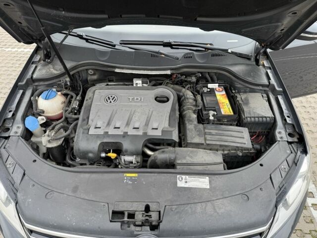 Сірий Фольксваген Пассат Варіант, об'ємом двигуна 2 л та пробігом 324 тис. км за 13500 $, фото 4 на Automoto.ua