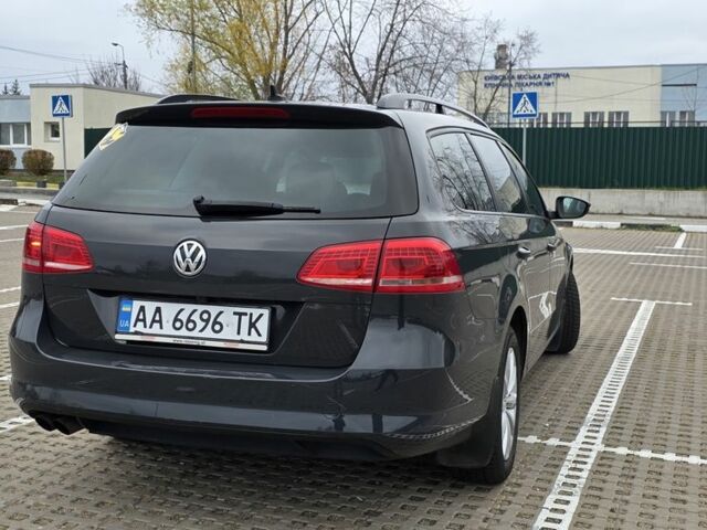Сірий Фольксваген Пассат Варіант, об'ємом двигуна 2 л та пробігом 324 тис. км за 13500 $, фото 2 на Automoto.ua