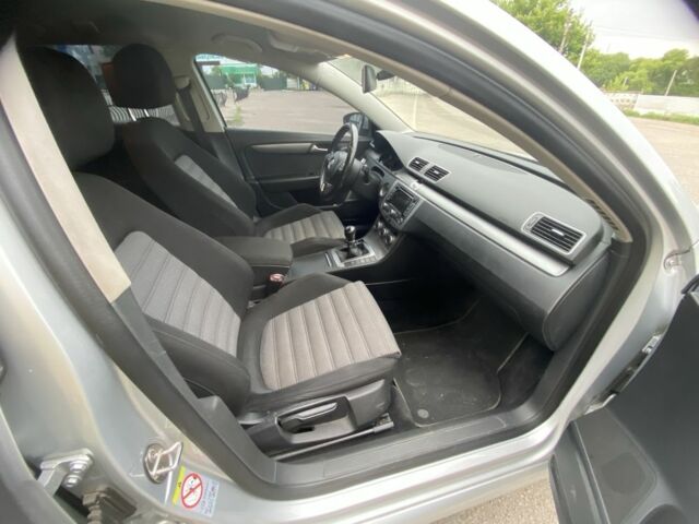 Сірий Фольксваген Пассат Варіант, об'ємом двигуна 2 л та пробігом 278 тис. км за 9750 $, фото 6 на Automoto.ua