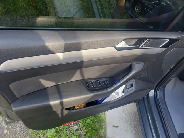 Фольксваген Пассат Варіант 2014 у Дрогобичі на Automoto.ua Сірий Фольксваген Пассат Варіант, об'ємом двигуна 2 л та пробігом 200 тис. км за 11500 $, фото 5 на Automoto.ua