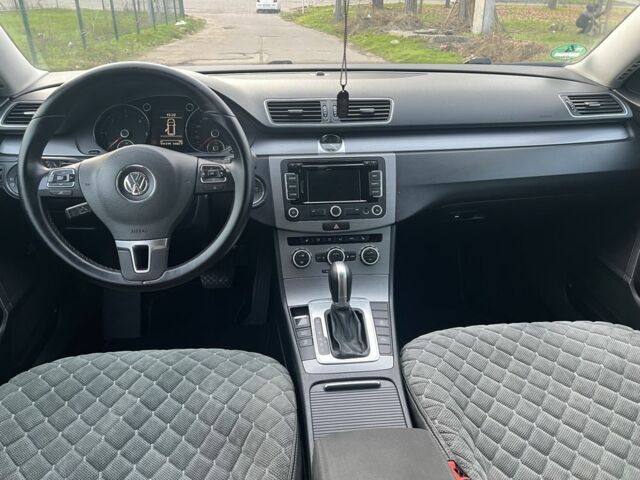 Сірий Фольксваген Пассат Варіант, об'ємом двигуна 2 л та пробігом 221 тис. км за 11600 $, фото 6 на Automoto.ua