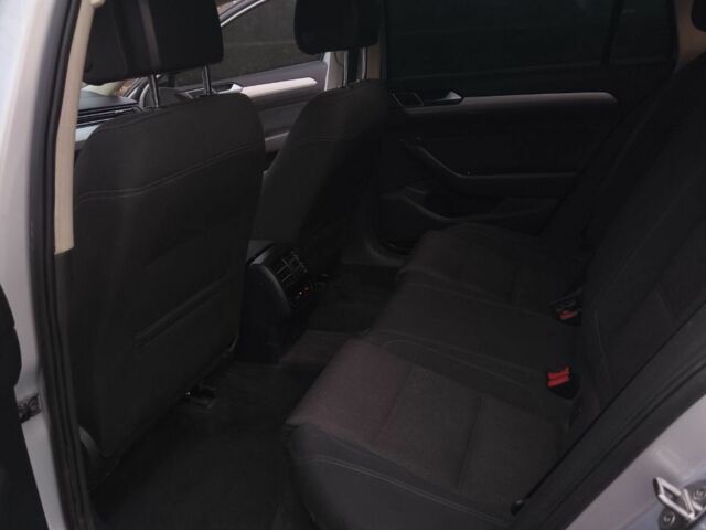 Серый Фольксваген Пассат Вариант, объемом двигателя 1.6 л и пробегом 278 тыс. км за 11600 $, фото 5 на Automoto.ua