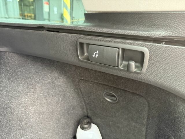 Сірий Фольксваген Пассат Варіант, об'ємом двигуна 2 л та пробігом 324 тис. км за 13500 $, фото 19 на Automoto.ua