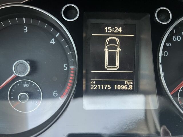 Сірий Фольксваген Пассат Варіант, об'ємом двигуна 2 л та пробігом 221 тис. км за 11600 $, фото 12 на Automoto.ua