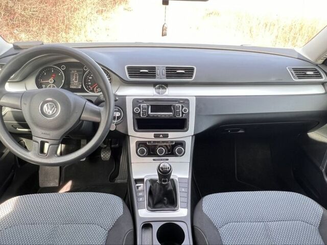 Сірий Фольксваген Пассат Варіант, об'ємом двигуна 1.6 л та пробігом 207 тис. км за 8800 $, фото 16 на Automoto.ua