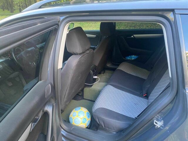 Серый Фольксваген Пассат Вариант, объемом двигателя 1.6 л и пробегом 318 тыс. км за 9499 $, фото 7 на Automoto.ua