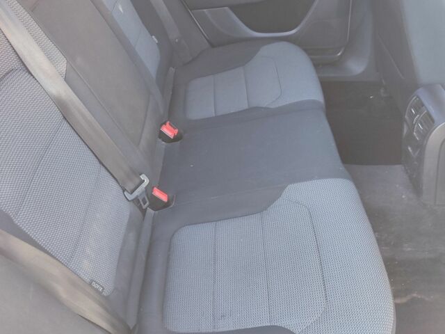 Серый Фольксваген Пассат Вариант, объемом двигателя 1.6 л и пробегом 340 тыс. км за 8800 $, фото 5 на Automoto.ua