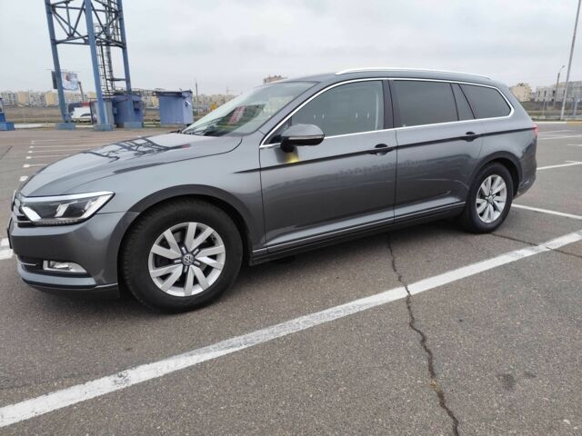 Серый Фольксваген Пассат Вариант, объемом двигателя 1.6 л и пробегом 211 тыс. км за 12500 $, фото 2 на Automoto.ua