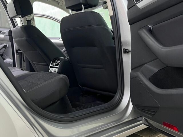 Серый Фольксваген Пассат Вариант, объемом двигателя 1.6 л и пробегом 290 тыс. км за 16286 $, фото 8 на Automoto.ua