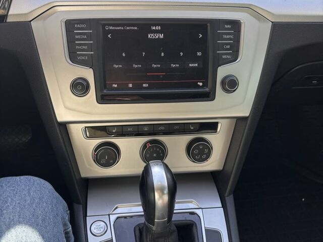 Серый Фольксваген Пассат Вариант, объемом двигателя 1.6 л и пробегом 345 тыс. км за 13100 $, фото 7 на Automoto.ua