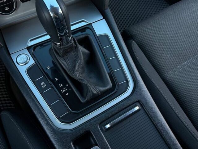 Сірий Фольксваген Пассат Варіант, об'ємом двигуна 2 л та пробігом 247 тис. км за 12000 $, фото 21 на Automoto.ua