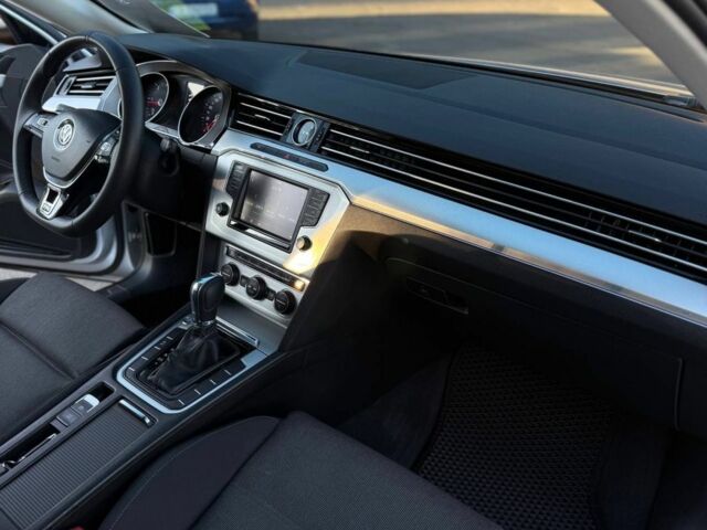 Сірий Фольксваген Пассат Варіант, об'ємом двигуна 2 л та пробігом 247 тис. км за 12000 $, фото 8 на Automoto.ua