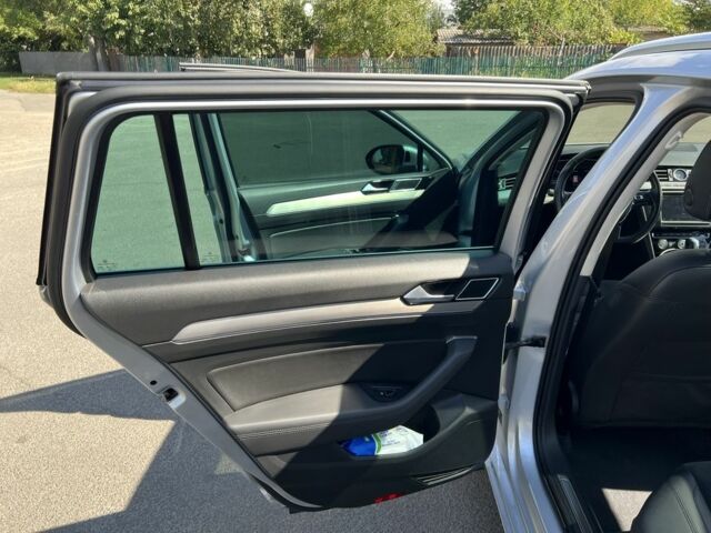 Серый Фольксваген Пассат Вариант, объемом двигателя 2 л и пробегом 320 тыс. км за 17800 $, фото 21 на Automoto.ua