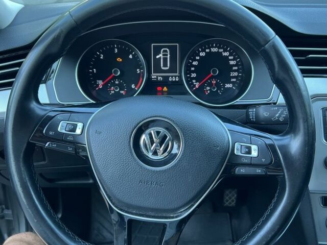 Серый Фольксваген Пассат Вариант, объемом двигателя 1.6 л и пробегом 298 тыс. км за 11500 $, фото 6 на Automoto.ua