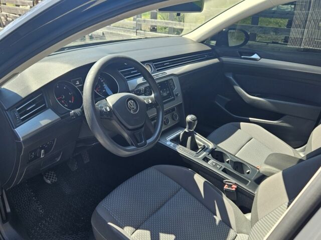 Сірий Фольксваген Пассат Варіант, об'ємом двигуна 1.6 л та пробігом 295 тис. км за 12800 $, фото 7 на Automoto.ua