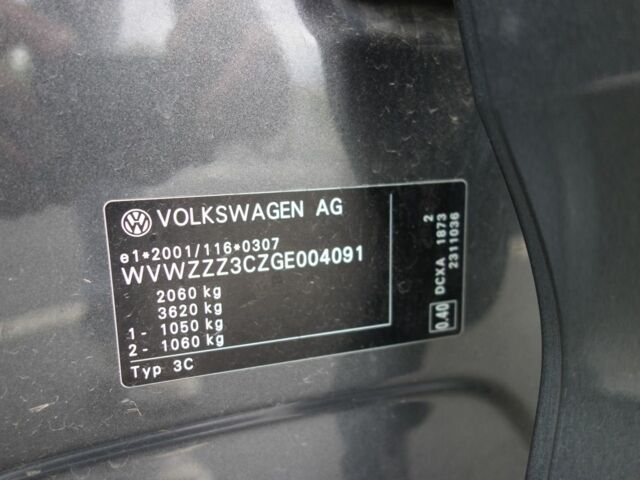 Сірий Фольксваген Пассат Варіант, об'ємом двигуна 1.6 л та пробігом 300 тис. км за 12500 $, фото 5 на Automoto.ua