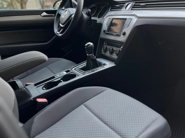 Серый Фольксваген Пассат Вариант, объемом двигателя 2 л и пробегом 325 тыс. км за 12700 $, фото 5 на Automoto.ua