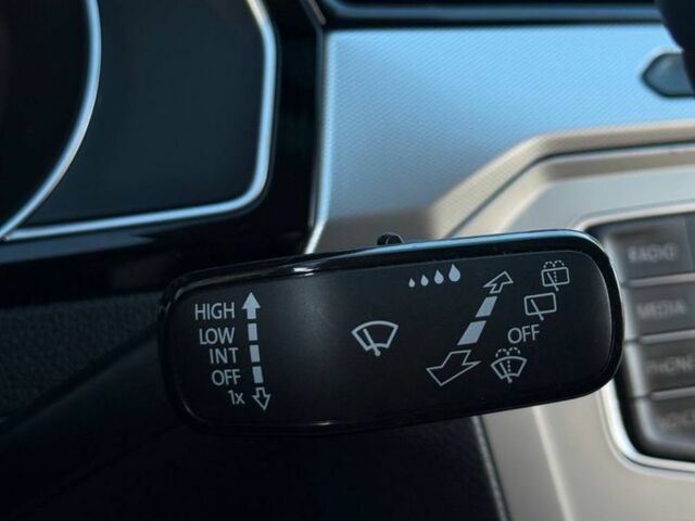 Сірий Фольксваген Пассат Варіант, об'ємом двигуна 2 л та пробігом 247 тис. км за 12000 $, фото 23 на Automoto.ua