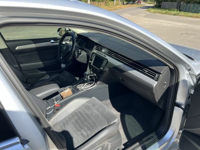 Серый Фольксваген Пассат Вариант, объемом двигателя 2 л и пробегом 320 тыс. км за 17800 $, фото 15 на Automoto.ua