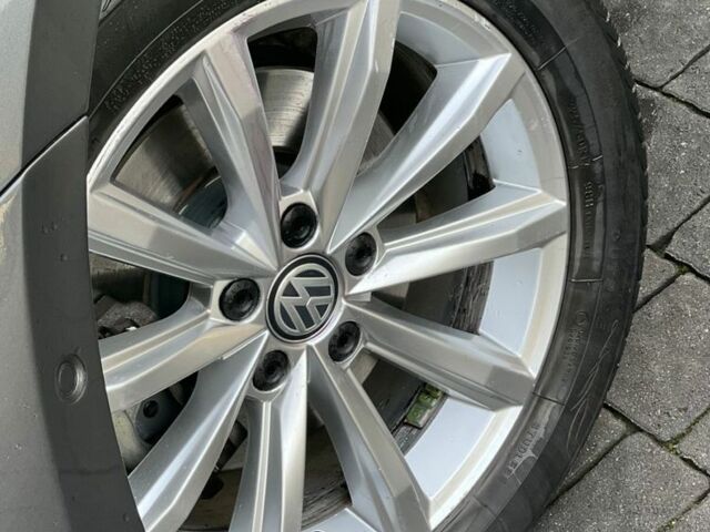 Сірий Фольксваген Пассат Варіант, об'ємом двигуна 2 л та пробігом 202 тис. км за 12800 $, фото 7 на Automoto.ua