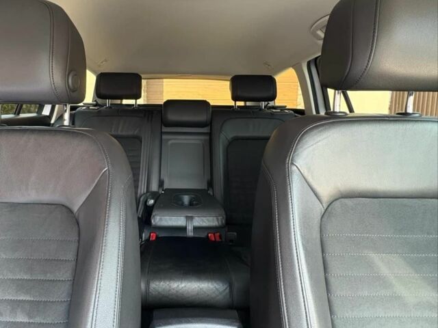 Серый Фольксваген Пассат Вариант, объемом двигателя 2 л и пробегом 253 тыс. км за 17100 $, фото 4 на Automoto.ua