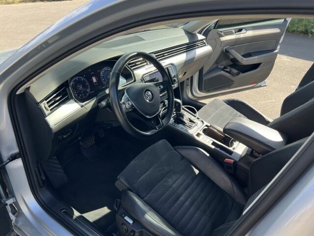 Серый Фольксваген Пассат Вариант, объемом двигателя 2 л и пробегом 320 тыс. км за 17800 $, фото 20 на Automoto.ua