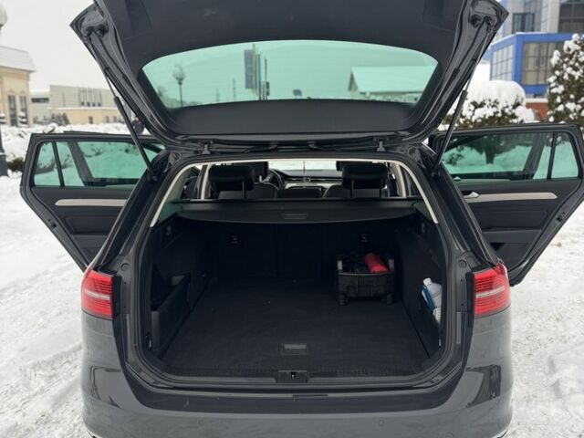 Сірий Фольксваген Пассат Варіант, об'ємом двигуна 2 л та пробігом 202 тис. км за 16999 $, фото 13 на Automoto.ua