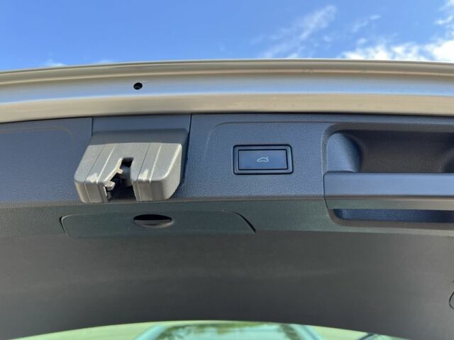 Серый Фольксваген Пассат Вариант, объемом двигателя 2 л и пробегом 320 тыс. км за 17800 $, фото 12 на Automoto.ua