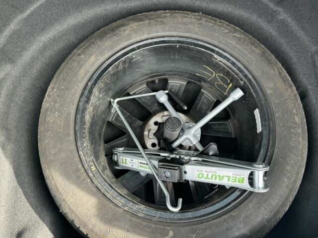 Сірий Фольксваген Пассат Варіант, об'ємом двигуна 2 л та пробігом 202 тис. км за 16999 $, фото 22 на Automoto.ua