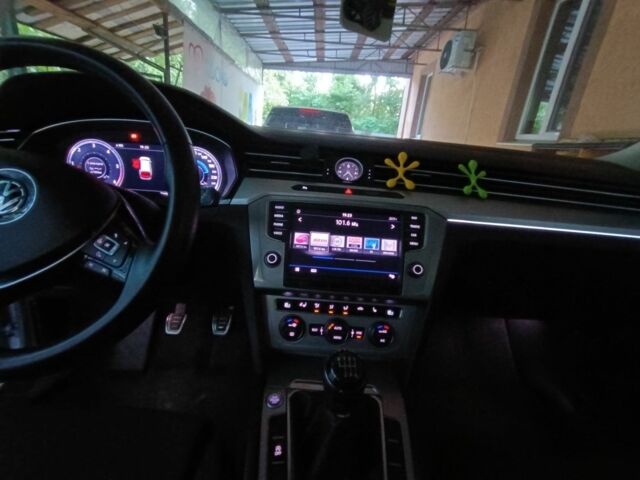 Серый Фольксваген Пассат Вариант, объемом двигателя 2 л и пробегом 206 тыс. км за 15400 $, фото 6 на Automoto.ua