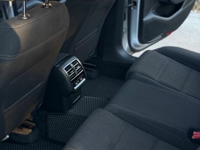 Сірий Фольксваген Пассат Варіант, об'ємом двигуна 2 л та пробігом 247 тис. км за 12000 $, фото 13 на Automoto.ua