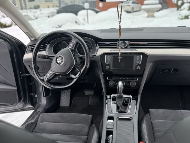 Сірий Фольксваген Пассат Варіант, об'ємом двигуна 2 л та пробігом 202 тис. км за 16999 $, фото 12 на Automoto.ua