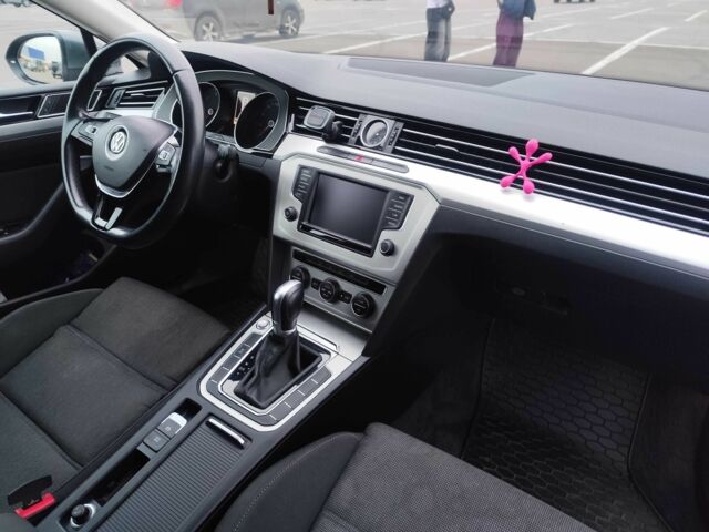 Серый Фольксваген Пассат Вариант, объемом двигателя 1.6 л и пробегом 211 тыс. км за 12500 $, фото 7 на Automoto.ua