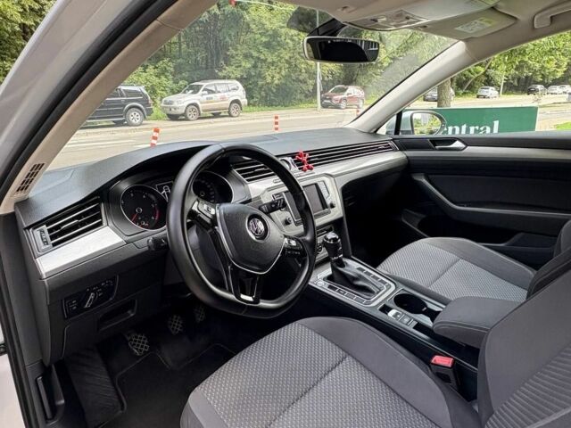 Фольксваген Пассат Вариант 2015 в Киеве на Automoto.ua Серый Фольксваген Пассат Вариант, объемом двигателя 0 л и пробегом 260 тыс. км за 11100 $, фото 6 на Automoto.ua