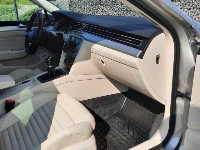 Сірий Фольксваген Пассат Варіант, об'ємом двигуна 1.6 л та пробігом 180 тис. км за 13800 $, фото 21 на Automoto.ua