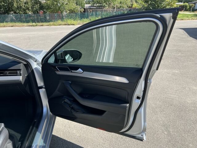 Серый Фольксваген Пассат Вариант, объемом двигателя 2 л и пробегом 320 тыс. км за 17800 $, фото 22 на Automoto.ua