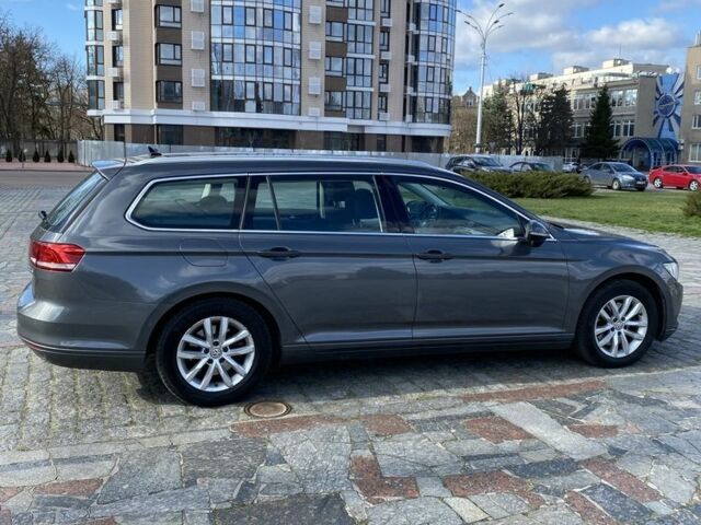 Серый Фольксваген Пассат Вариант, объемом двигателя 1.6 л и пробегом 230 тыс. км за 12500 $, фото 10 на Automoto.ua