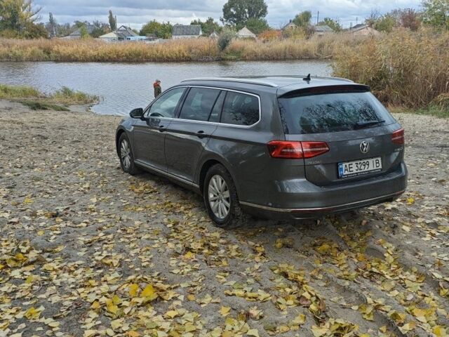 Фольксваген Пассат Варіант 2016 у Дніпро (Дніпропетровську) на Automoto.ua Сірий Фольксваген Пассат Варіант, об'ємом двигуна 1.6 л та пробігом 190 тис. км за 331 $, фото 4 на Automoto.ua
