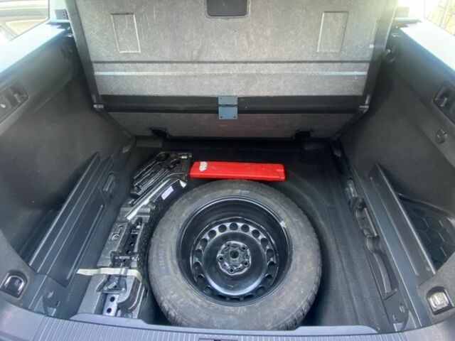 Серый Фольксваген Пассат Вариант, объемом двигателя 1.6 л и пробегом 230 тыс. км за 12500 $, фото 22 на Automoto.ua