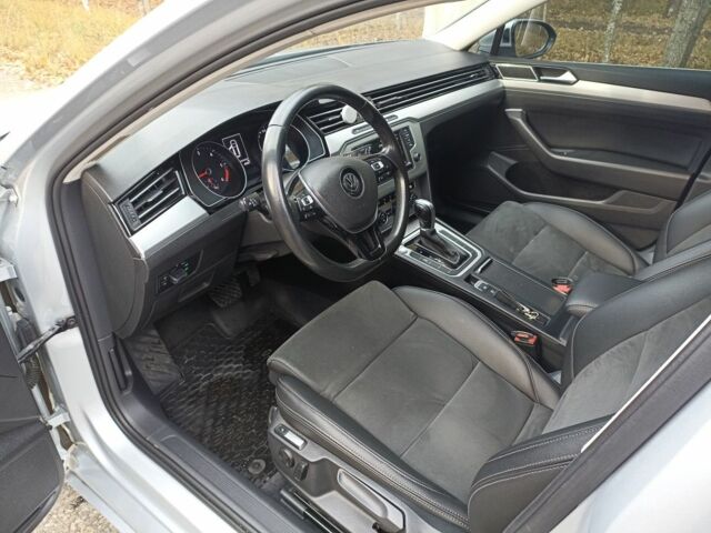 Фольксваген Пассат Варіант 2016 у Радомышле на Automoto.ua Сірий Фольксваген Пассат Варіант, об'ємом двигуна 2 л та пробігом 286 тис. км за 14500 $, фото 10 на Automoto.ua