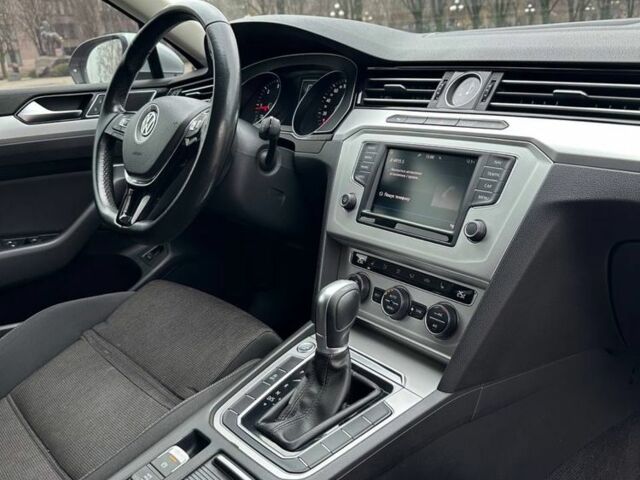 Сірий Фольксваген Пассат Варіант, об'ємом двигуна 2 л та пробігом 271 тис. км за 15100 $, фото 16 на Automoto.ua