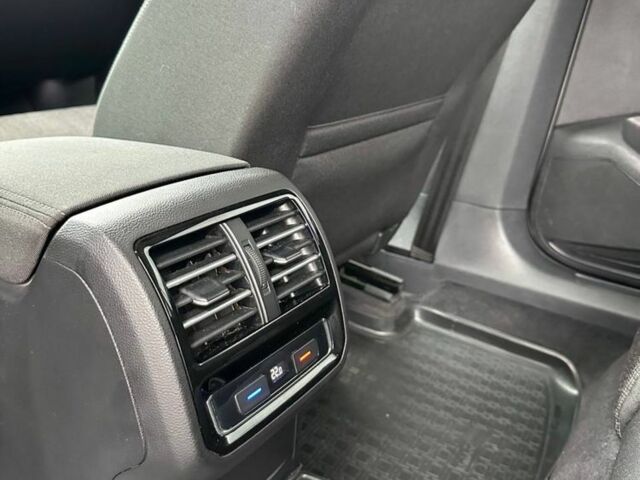 Сірий Фольксваген Пассат Варіант, об'ємом двигуна 2 л та пробігом 271 тис. км за 15100 $, фото 17 на Automoto.ua