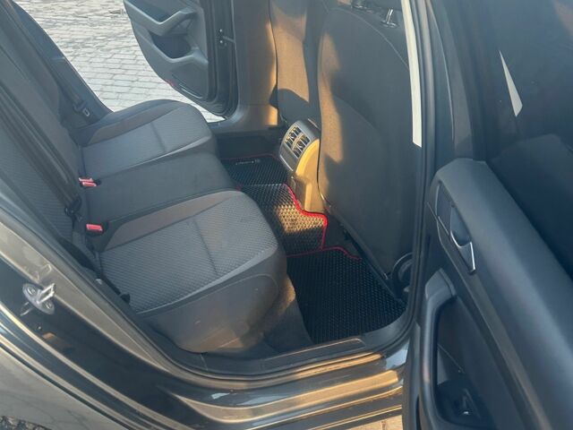 Сірий Фольксваген Пассат Варіант, об'ємом двигуна 1.6 л та пробігом 216 тис. км за 13100 $, фото 16 на Automoto.ua