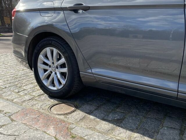 Серый Фольксваген Пассат Вариант, объемом двигателя 1.6 л и пробегом 230 тыс. км за 12500 $, фото 7 на Automoto.ua