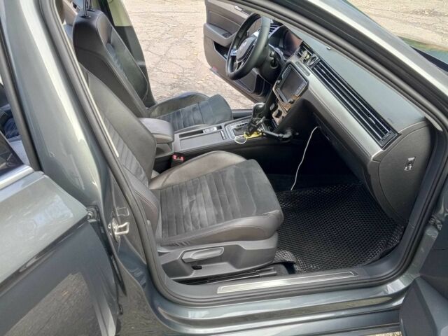 Серый Фольксваген Пассат Вариант, объемом двигателя 2 л и пробегом 270 тыс. км за 19500 $, фото 11 на Automoto.ua