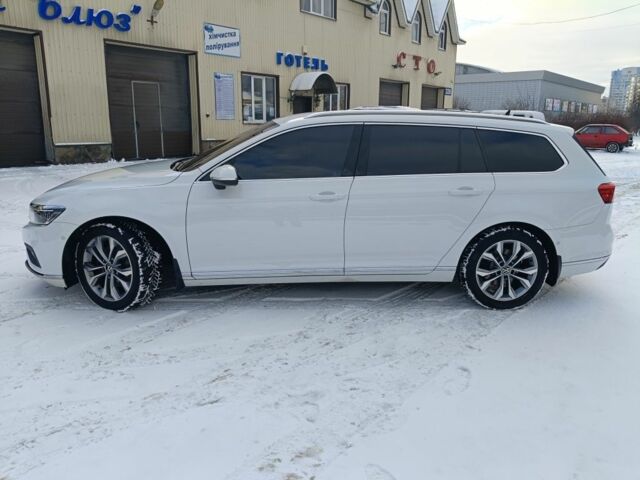 Сірий Фольксваген Пассат Варіант, об'ємом двигуна 2 л та пробігом 230 тис. км за 22000 $, фото 4 на Automoto.ua